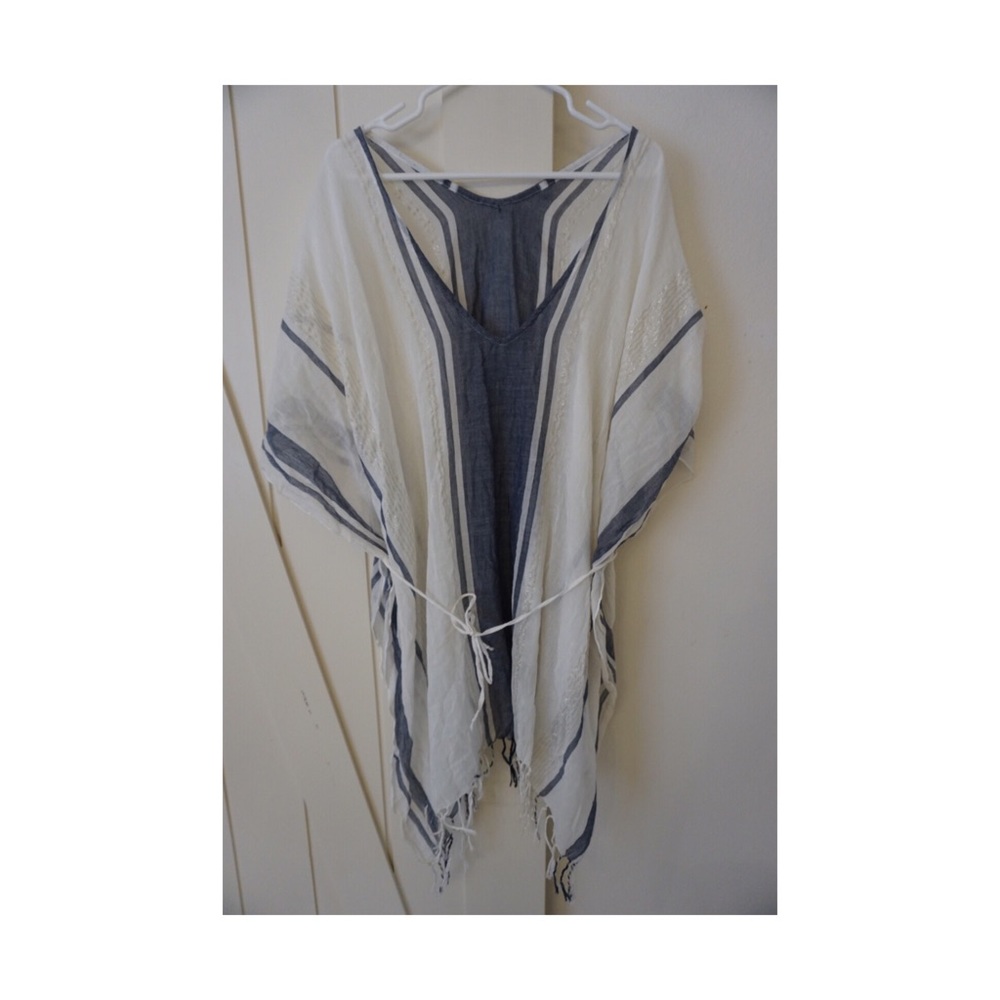 Women’s open side poncho coverup with tie